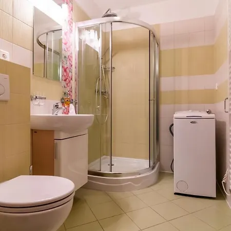 Central Apartment Apartman *